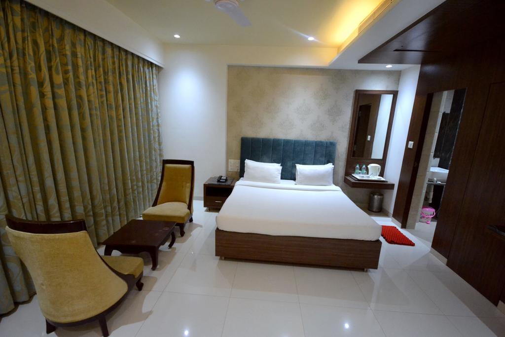 Hotel City Heart Shirdi Exterior photo